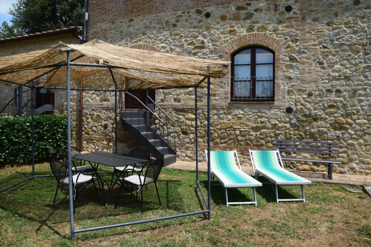 Le Rocche Di Valianoアパートホテル エクステリア 写真